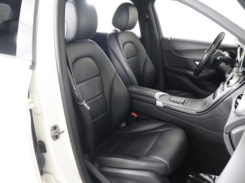 Used 2022 Mercedes-Benz GLC 300 4MATIC w/ Premium Package Lite image 29