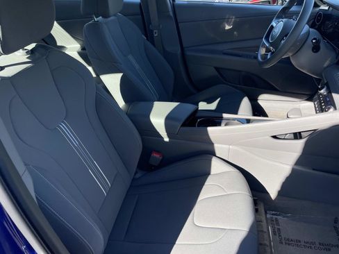 Certified 2024 Hyundai Elantra Blue image 27