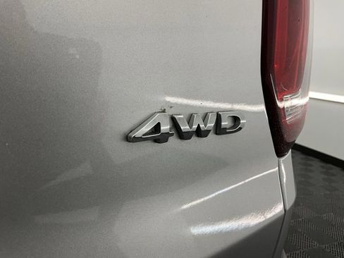 Used 2016 Ford Explorer XLT w/ Equipment Group 202A image 28