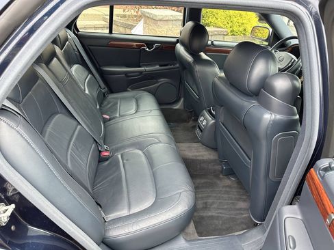 Used 2004 Cadillac De Ville FWD image 24