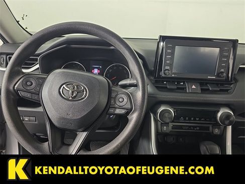 Used 2022 Toyota RAV4 LE image 9