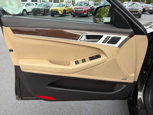 Used 2015 Hyundai Genesis 3.8 w/ Option Group 02 RWD image 17