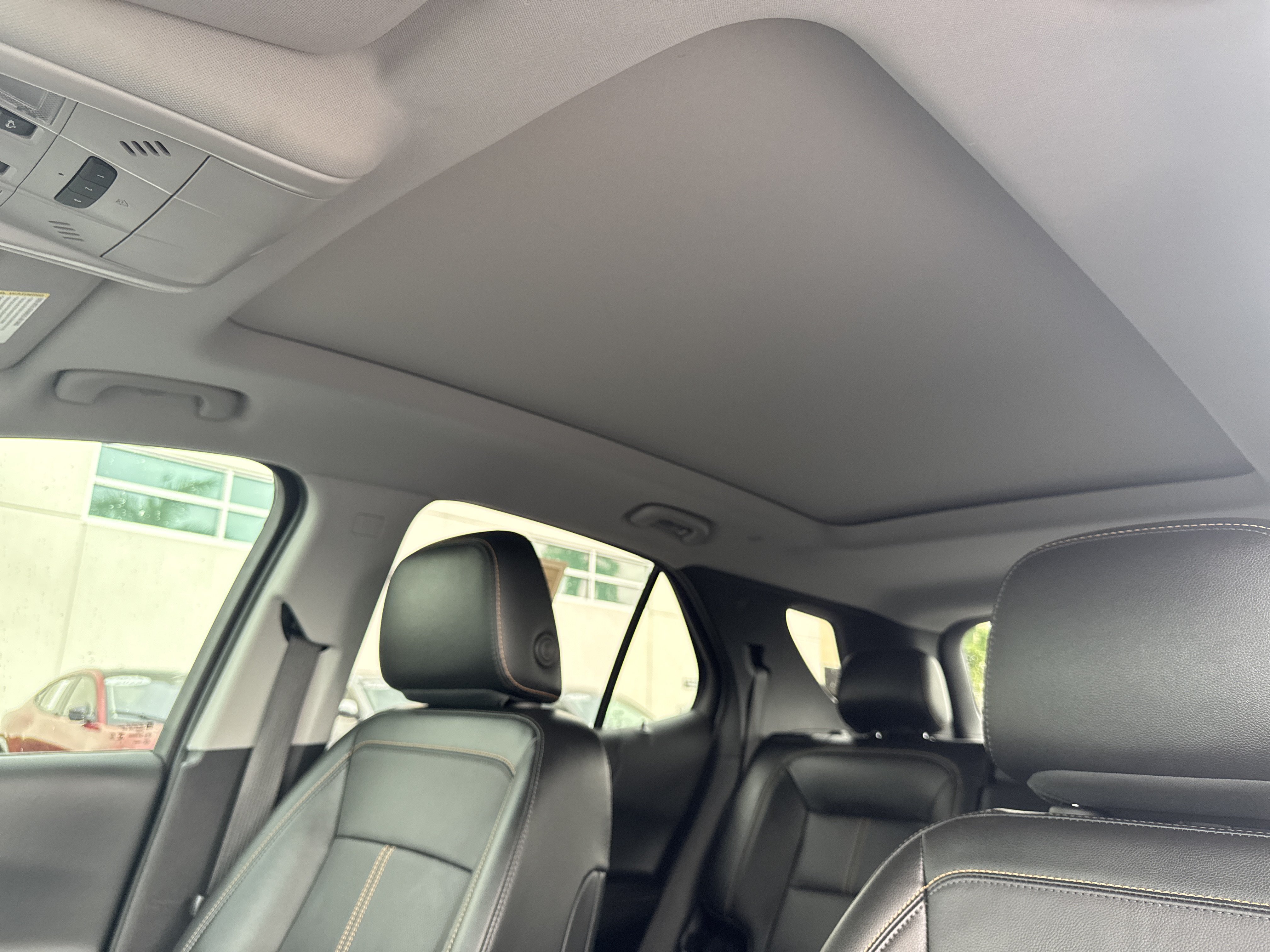 Used 2024 Chevrolet Equinox Premier FWD image 23