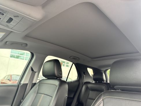 Used 2024 Chevrolet Equinox Premier FWD image 23