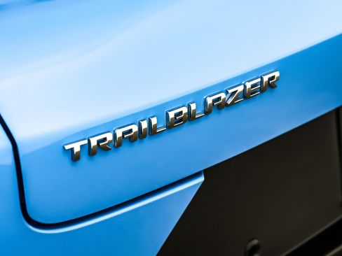 Used 2024 Chevrolet TrailBlazer LS w/ LS Convenience Package image 8