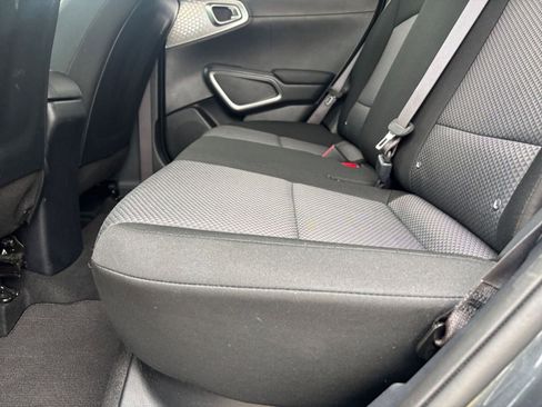 Used 2025 Kia Soul LX w/ LX Technology Package FWD image 25