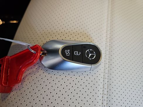 New 2026 Mercedes-Benz GLC 300 image 37