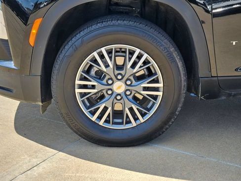 Used 2025 Chevrolet Traverse LT AWD/4WD image 15
