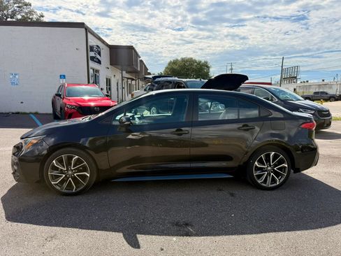 Used 2022 Toyota Corolla SE FWD image 2