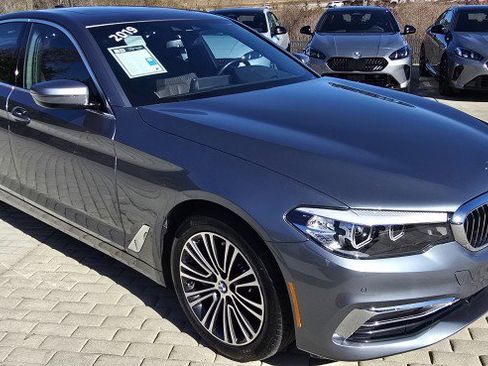 Used 2019 BMW 540i image 3
