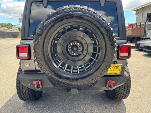 Used 2021 Jeep Wrangler Unlimited Rubicon AWD/4WD image 27