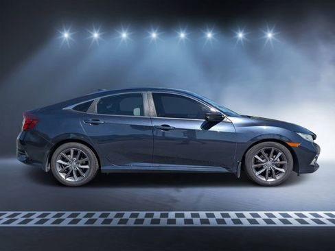 Used 2019 Honda Civic EX image 2