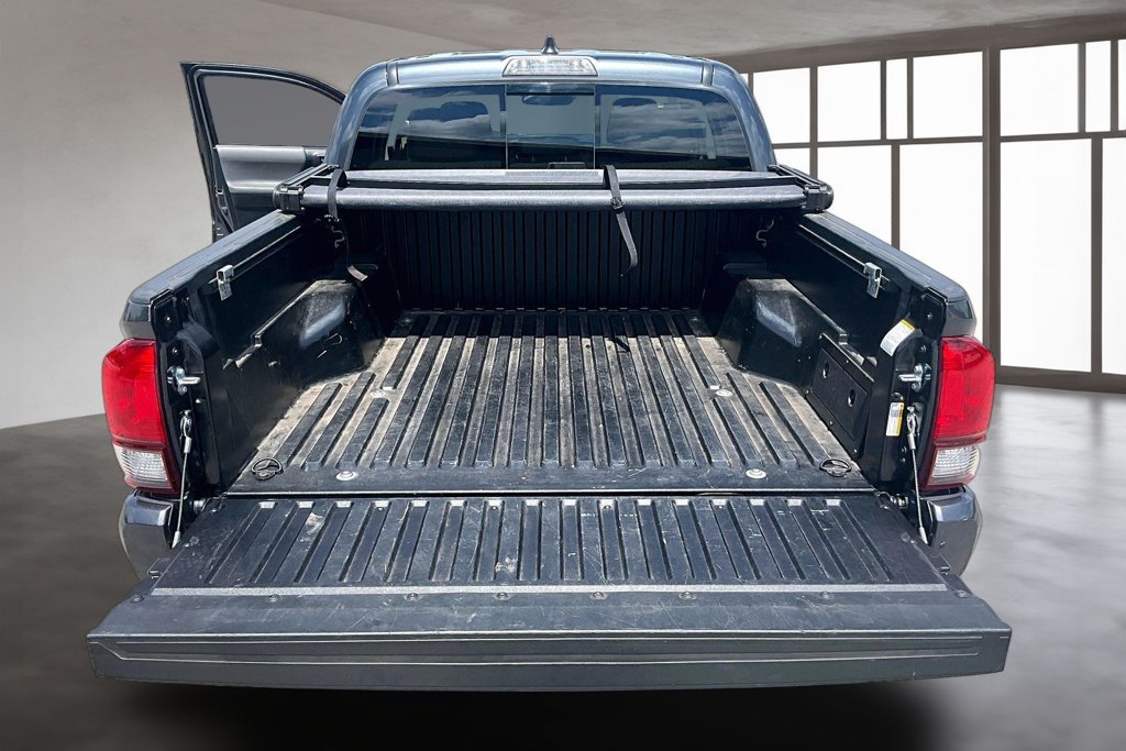 Used 2022 Toyota Tacoma SR5 w/ Technology Package AWD/4WD image 7