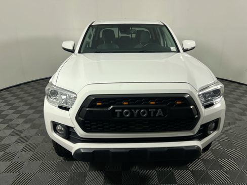 Used 2023 Toyota Tacoma SR5 AWD/4WD image 8