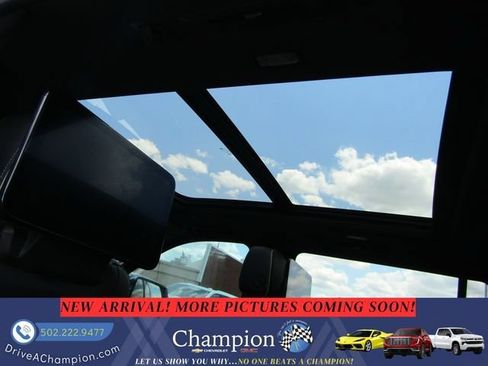 Used 2021 Chevrolet Suburban Premier w/ Premium Package AWD/4WD image 7