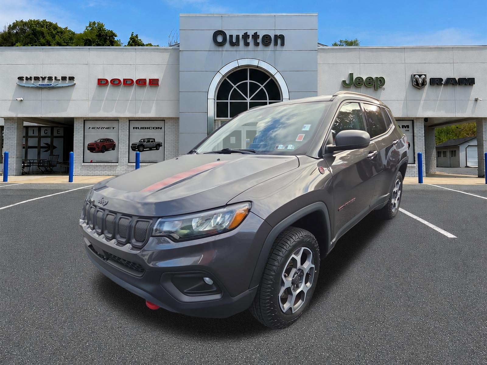 Used 2022 Jeep Compass Trailhawk w/ Trailhawk Convenience Group AWD/4WD image 8
