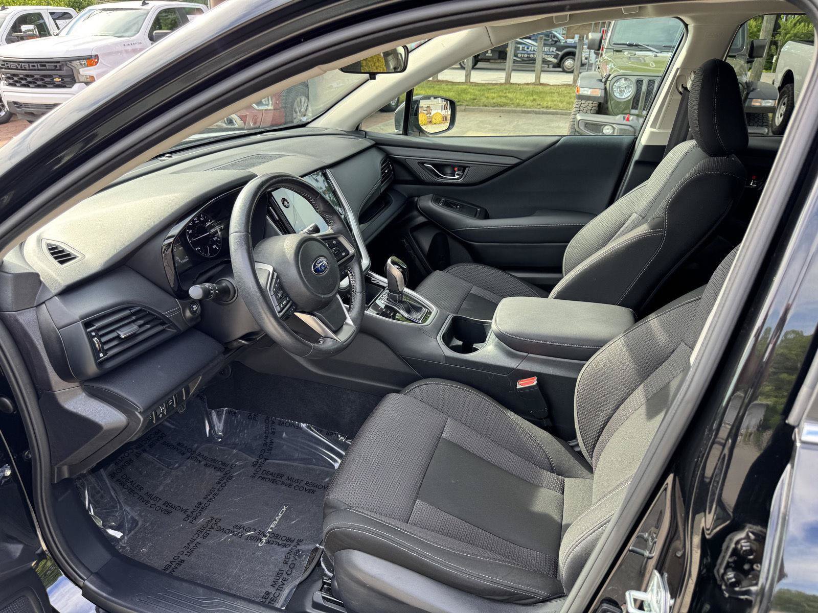 Used 2024 Subaru Outback Premium AWD/4WD image 2
