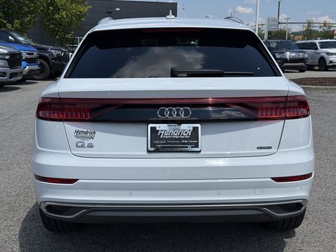 Used 2023 Audi Q8 Premium w/ Convenience Package AWD/4WD image 9