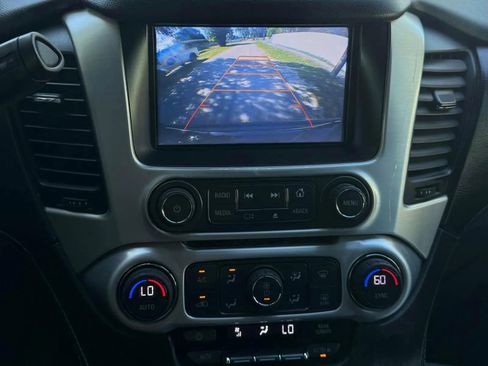 Used 2017 GMC Yukon SLE w/ SLE Value Package image 12