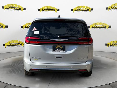 New 2026 Chrysler Pacifica Limited image 4