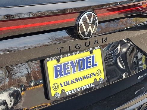 New 2026 Volkswagen Tiguan SE R-Line image 15