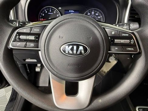 Used 2022 Kia Sportage LX image 17