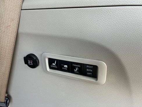 Used 2020 Chrysler Pacifica Limited image 17