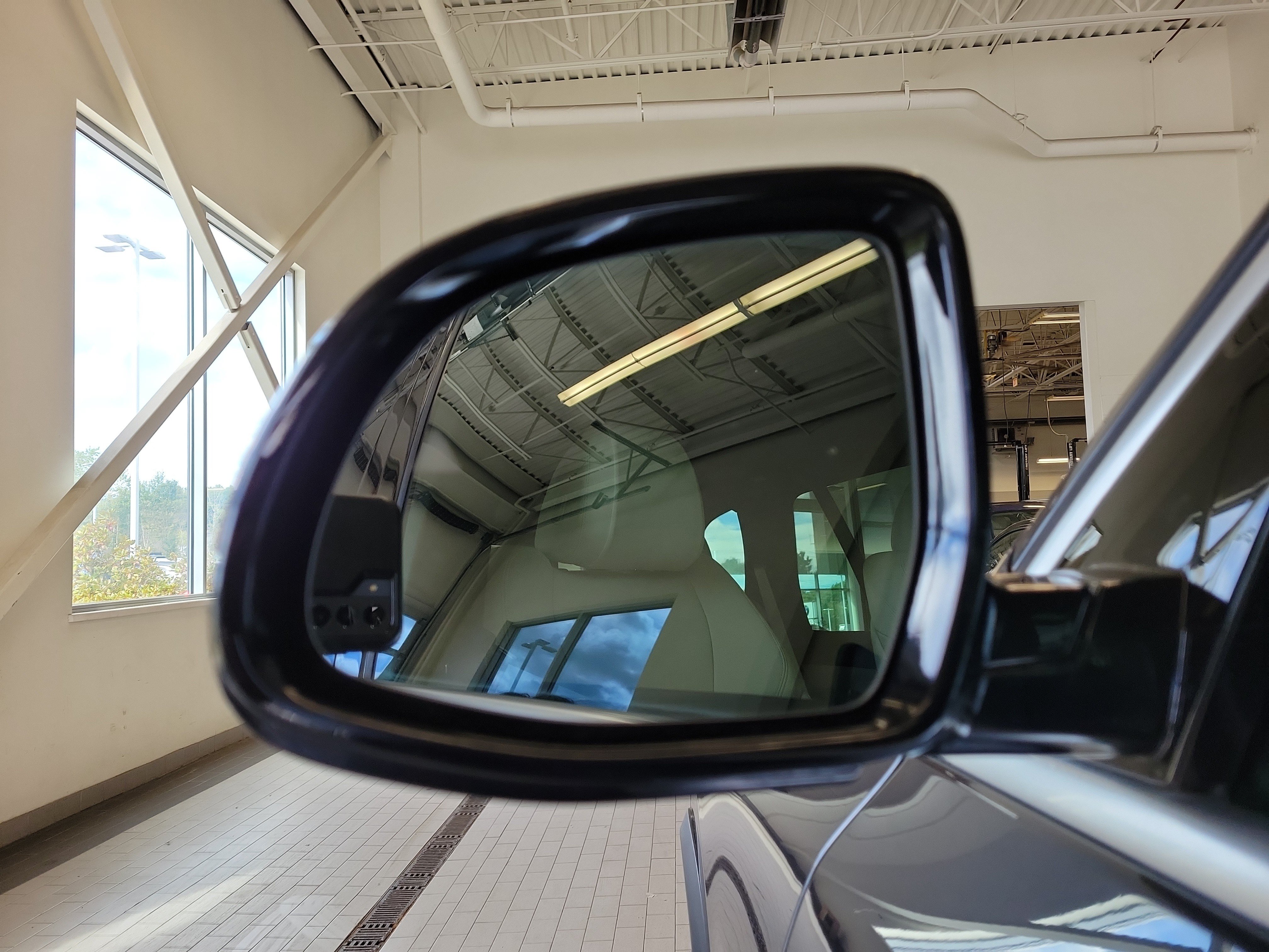 Used 2019 BMW X5 xDrive40i w/ Premium Package 2 AWD/4WD image 10