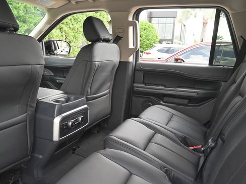 Used 2024 Ford Expedition XLT RWD image 12