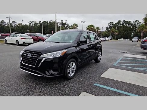 New 2025 Nissan Kicks Play S image 22