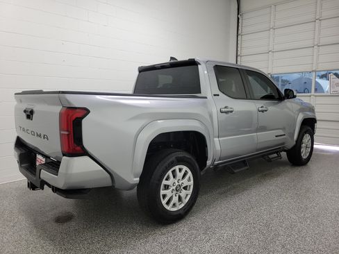 Used 2025 Toyota Tacoma SR5 RWD image 4