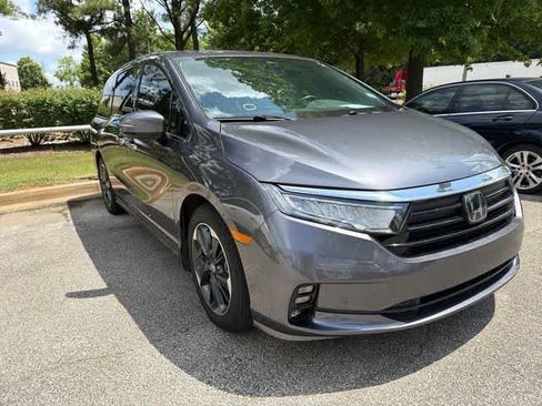 Used 2023 Honda Odyssey Elite image 3