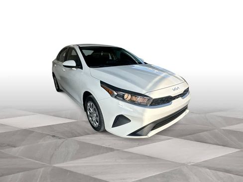 Used 2023 Kia Forte LX FWD image 2