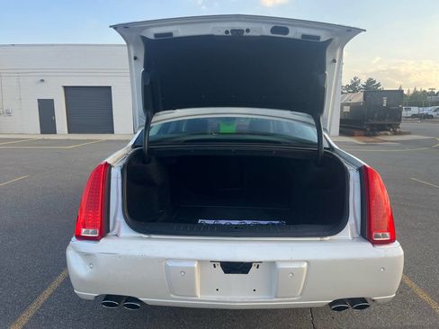 Used 2010 Cadillac DTS Luxury image 8