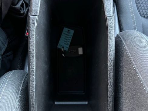 Used 2022 Chevrolet Bolt LT image 38