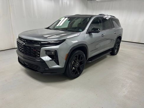 Used 2025 Chevrolet Traverse RS w/ LPO, Floor Liner Package AWD/4WD image 2