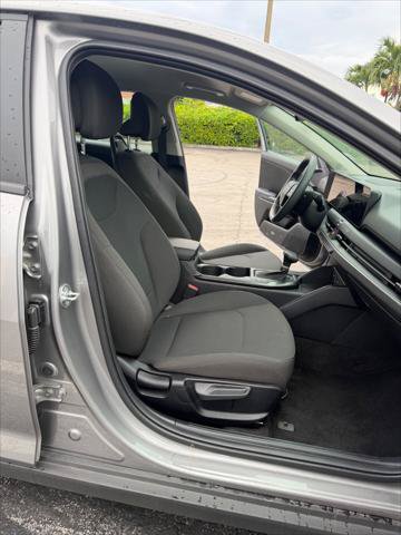 Used 2026 Kia K4 FWD image 23
