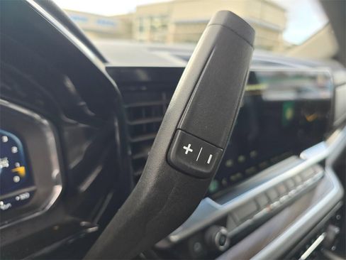 Used 2025 Chevrolet Silverado 2500 LT w/ Convenience Package image 24