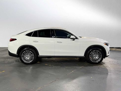 Certified 2025 Mercedes-Benz GLC 300 GLC 300 image 2