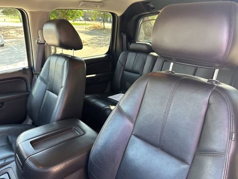 Certified 2011 Chevrolet Avalanche LT w/ Texas Edition RWD image 15