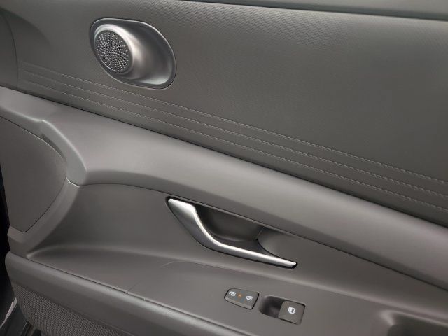 Certified 2025 Hyundai Elantra Hybrid FWD image 13