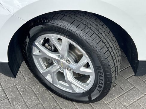 Used 2020 Chevrolet Equinox LT image 30