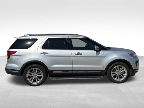 Used 2018 Ford Explorer Limited image 11