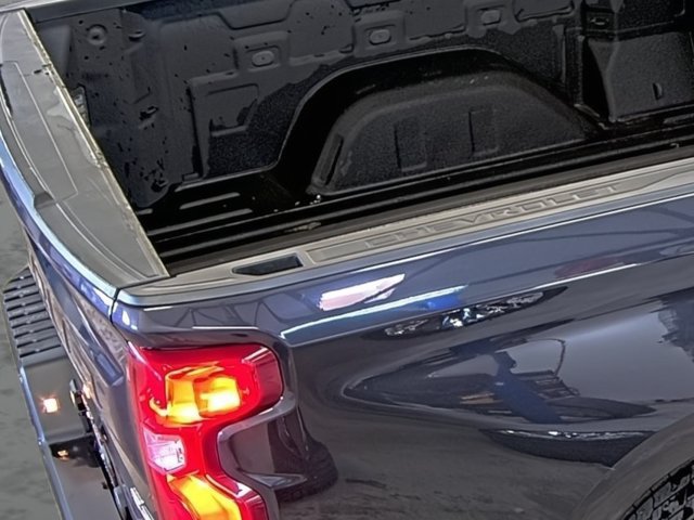 Used 2023 Chevrolet Silverado 1500 RST AWD/4WD image 16