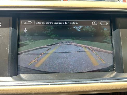 Used 2014 Land Rover Range Rover HSE AWD/4WD image 22