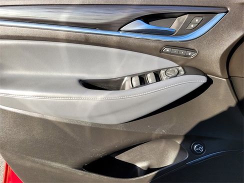 Used 2024 Buick Enclave Premium image 34