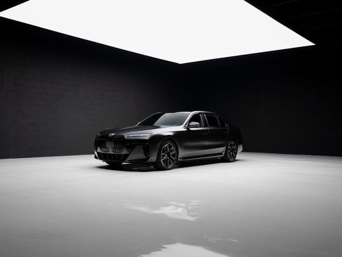 Used 2023 BMW i7 xDrive60 image 80