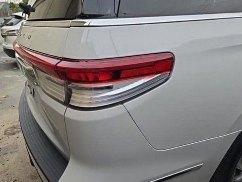 Used 2023 Lincoln Navigator L Reserve image 5