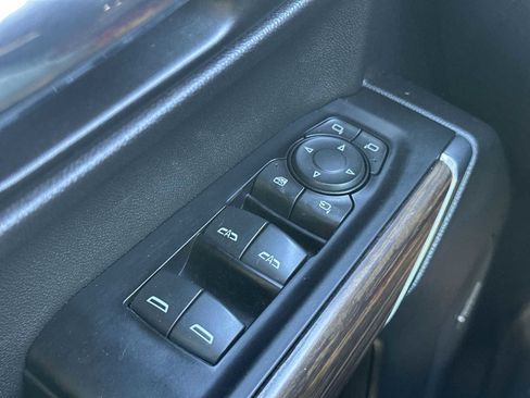 Used 2019 Chevrolet Silverado 1500 High Country image 15