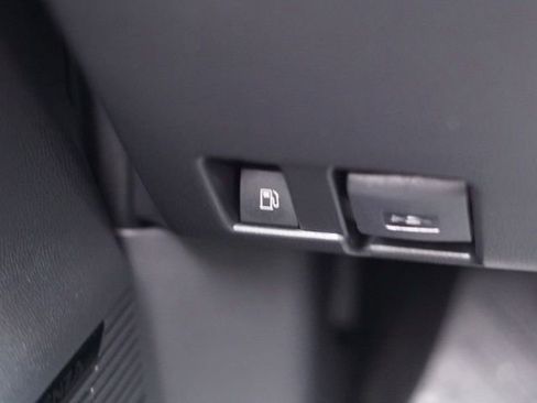 Certified 2024 Toyota Venza XLE image 22